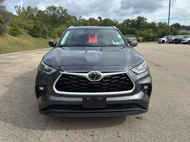 Used 2024 Toyota Highlander Limited image 7