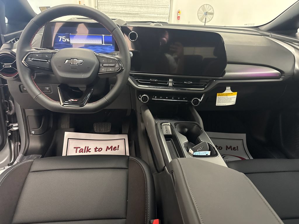 New 2026 Chevrolet Equinox EV RS w/ Convenience Package II FWD image 13