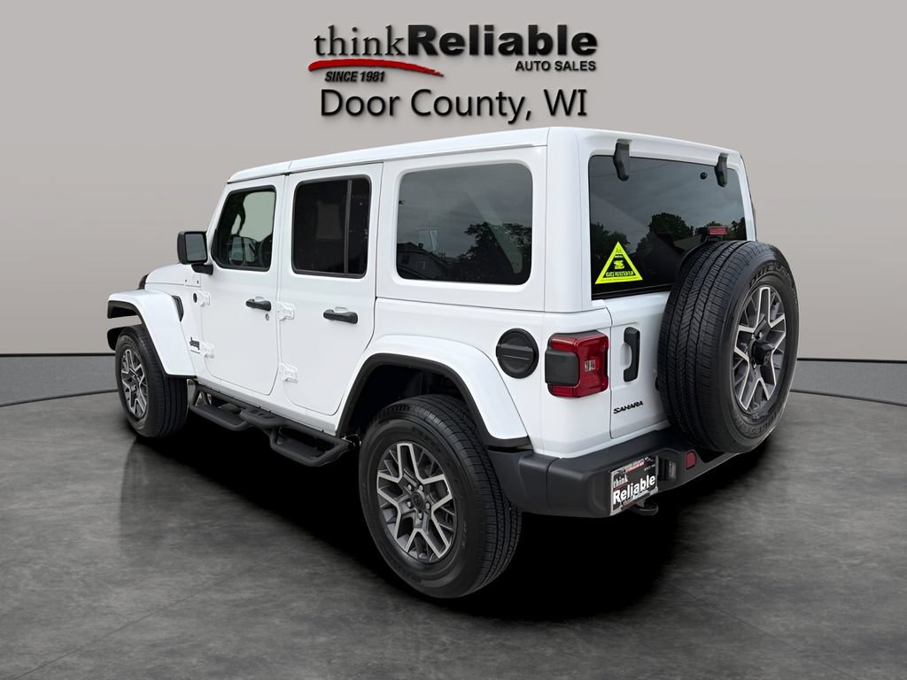 Used 2026 Jeep Wrangler Unlimited Sahara AWD/4WD image 3