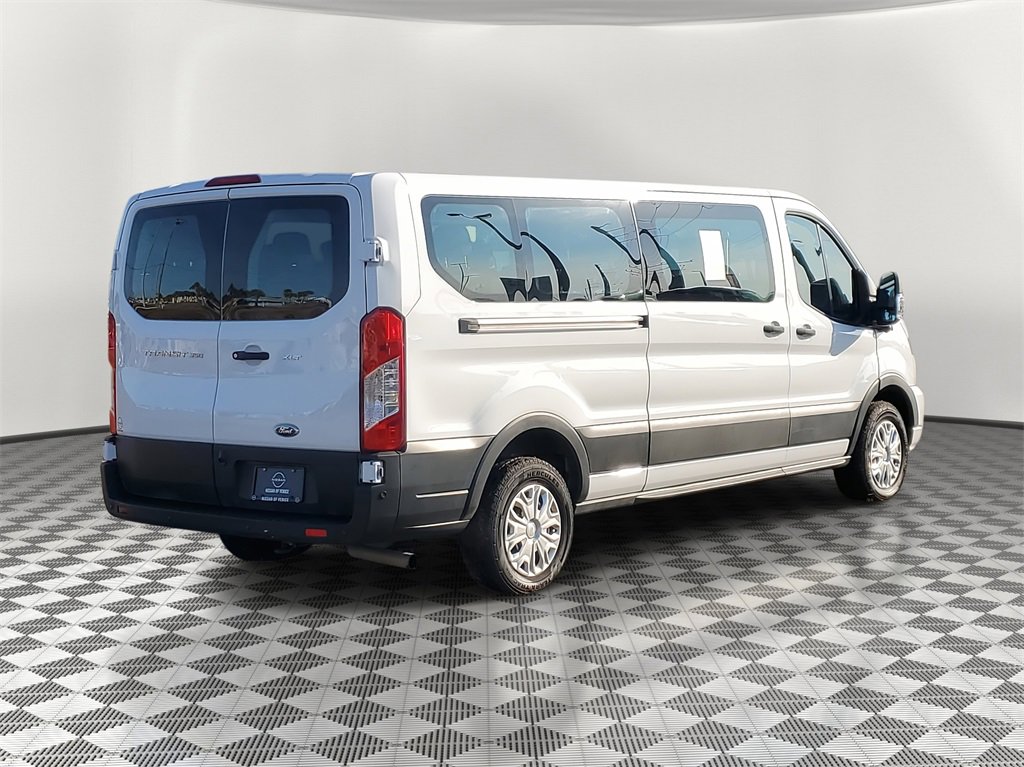 Used 2023 Ford Transit 350 XLT image 5