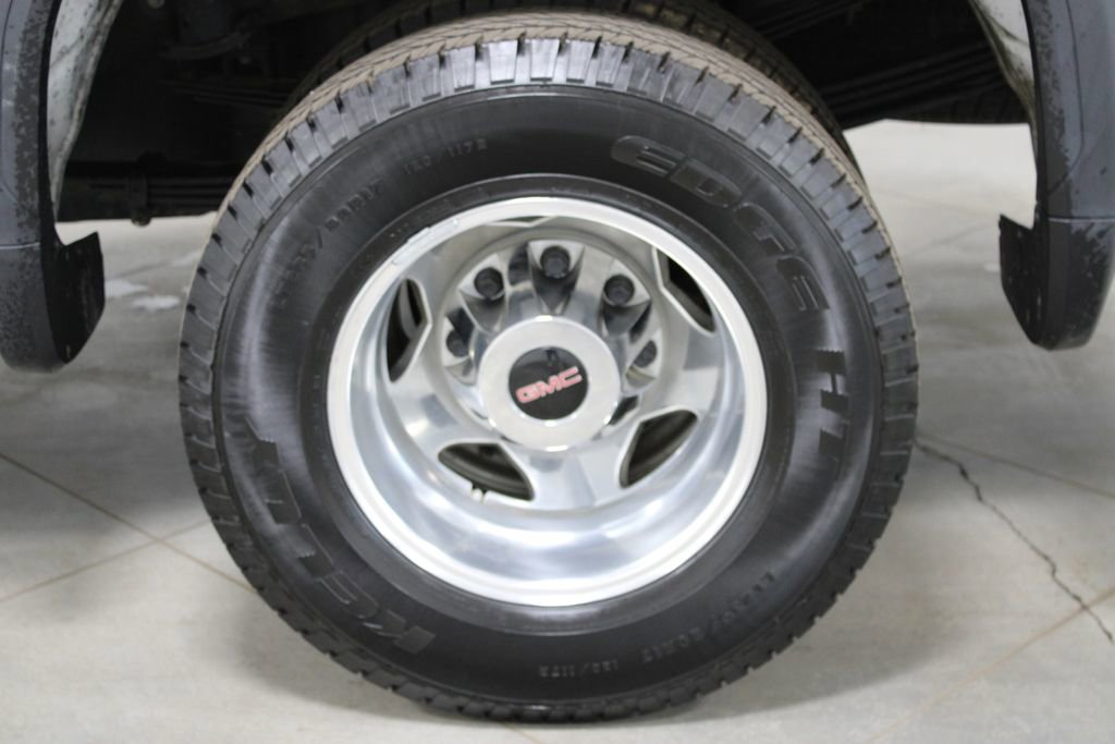 Used 2023 GMC Sierra 3500 Denali w/ Denali Ultimate Package image 23