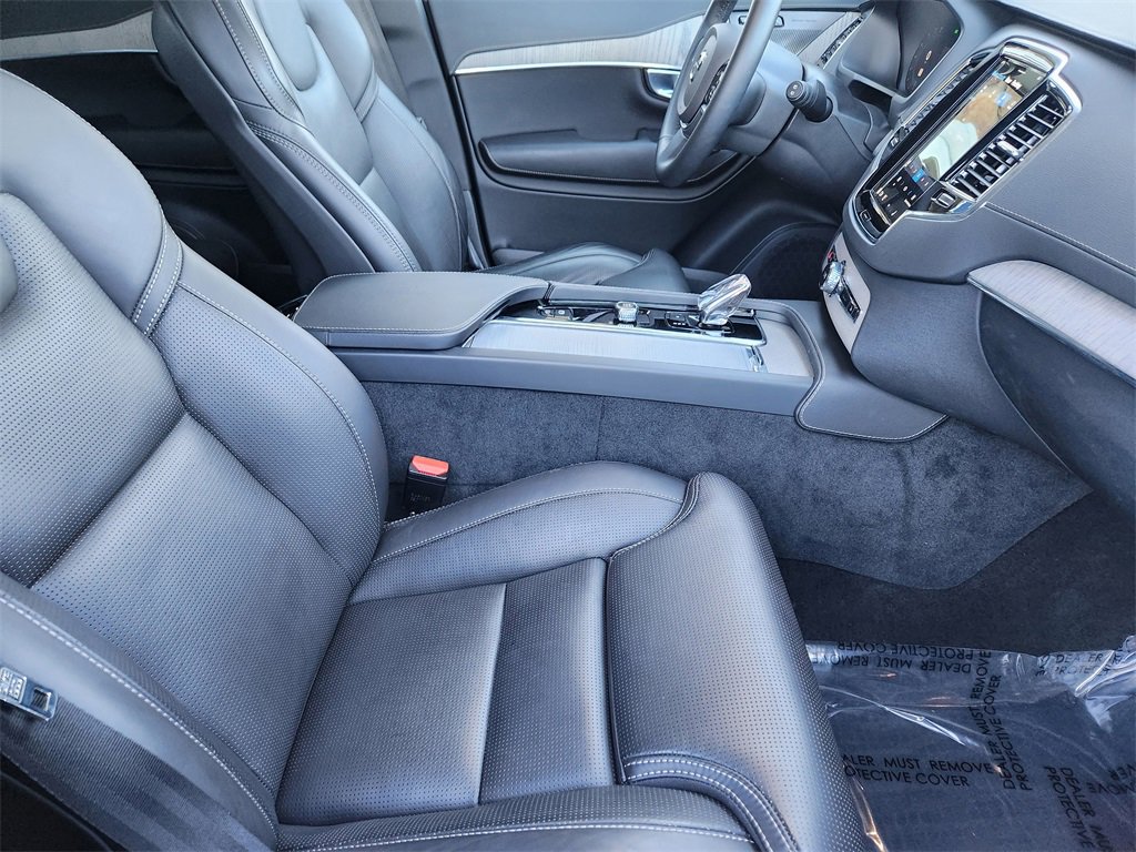 Used 2025 Volvo XC90 T8 Ultra w/ Protection Package Premier image 19