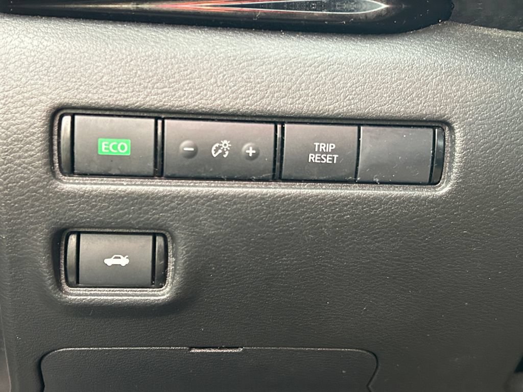 Used 2025 Nissan Sentra SV w/ All-Weather Package FWD image 22