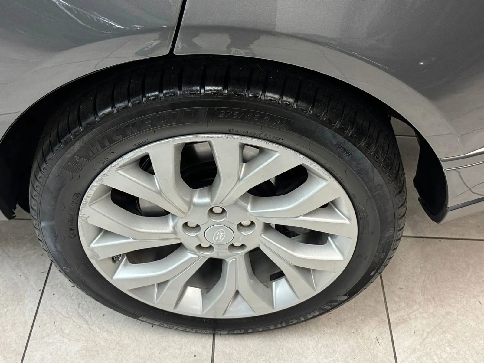 Used 2019 Land Rover Range Rover HSE image 41