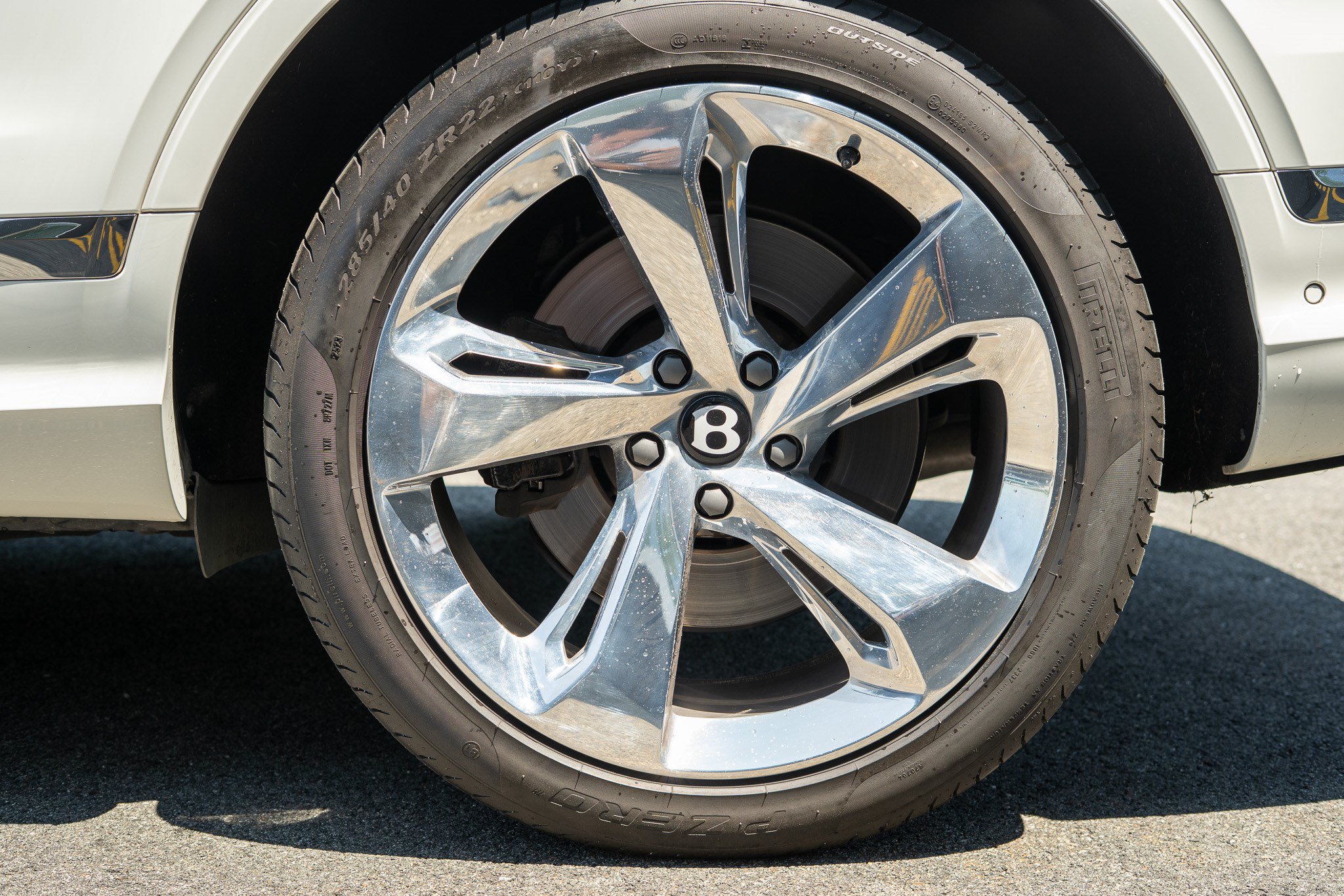 Used 2023 Bentley Bentayga Extended Wheelbase AWD/4WD image 28