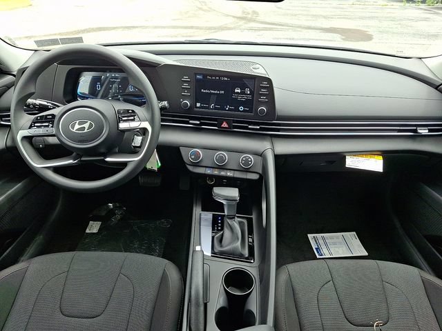 New 2026 Hyundai Elantra SE FWD image 10
