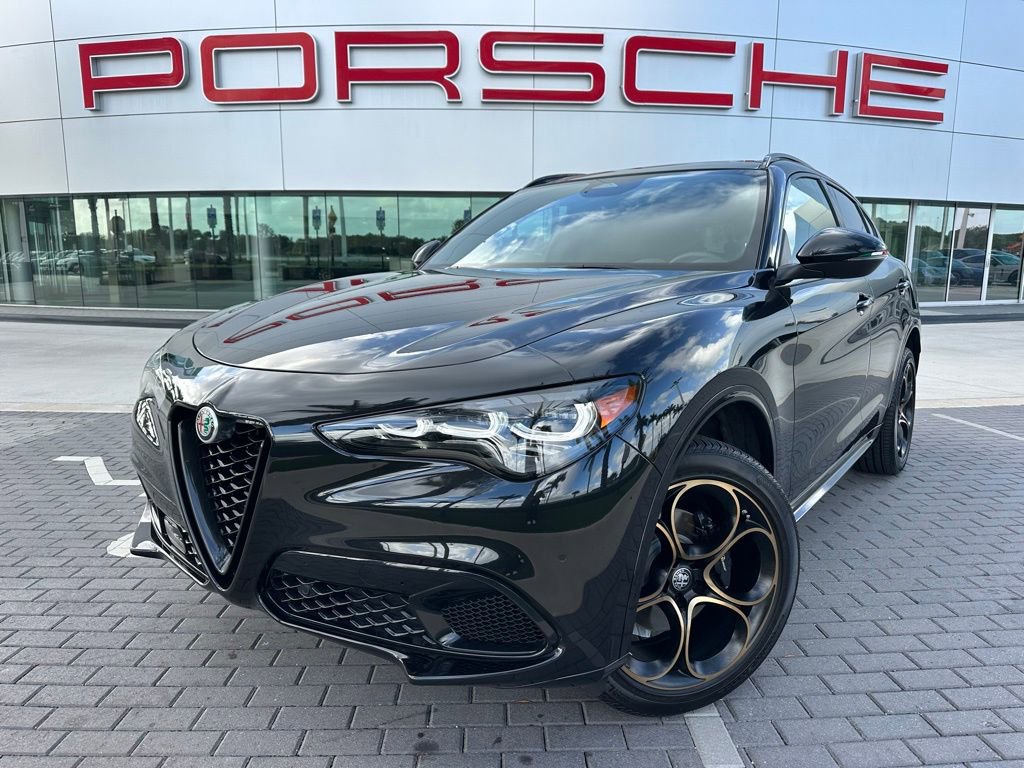 Used 2025 Alfa Romeo Stelvio Sprint AWD/4WD image 1