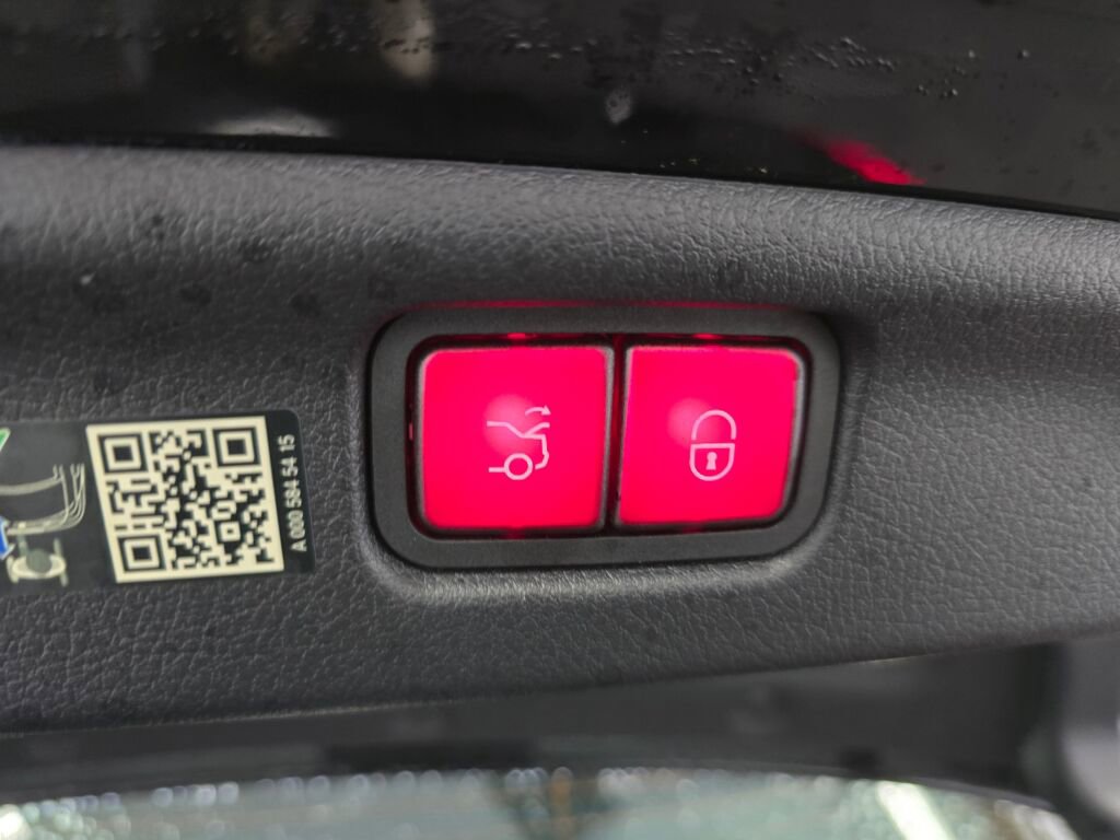 Used 2024 Mercedes-Benz C 300 4MATIC Sedan image 19