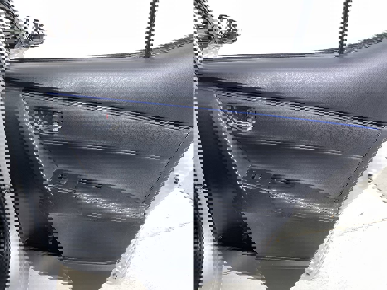 Used 2017 Toyota Corolla XSE image 24