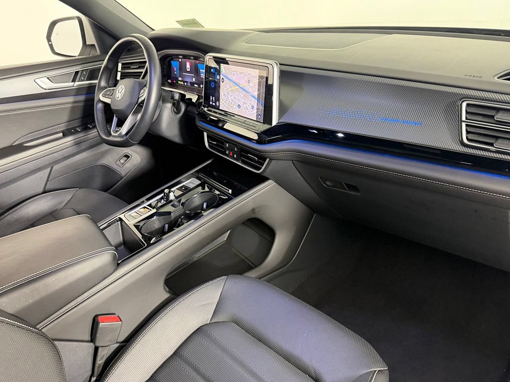 Used 2024 Volkswagen Atlas Cross Sport SEL R-Line AWD/4WD image 15
