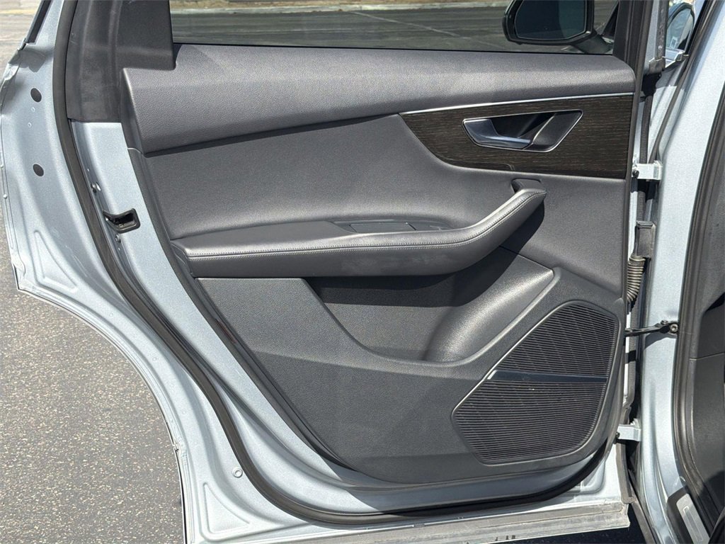 Used 2023 Audi Q7 3.0T Premium Plus image 24