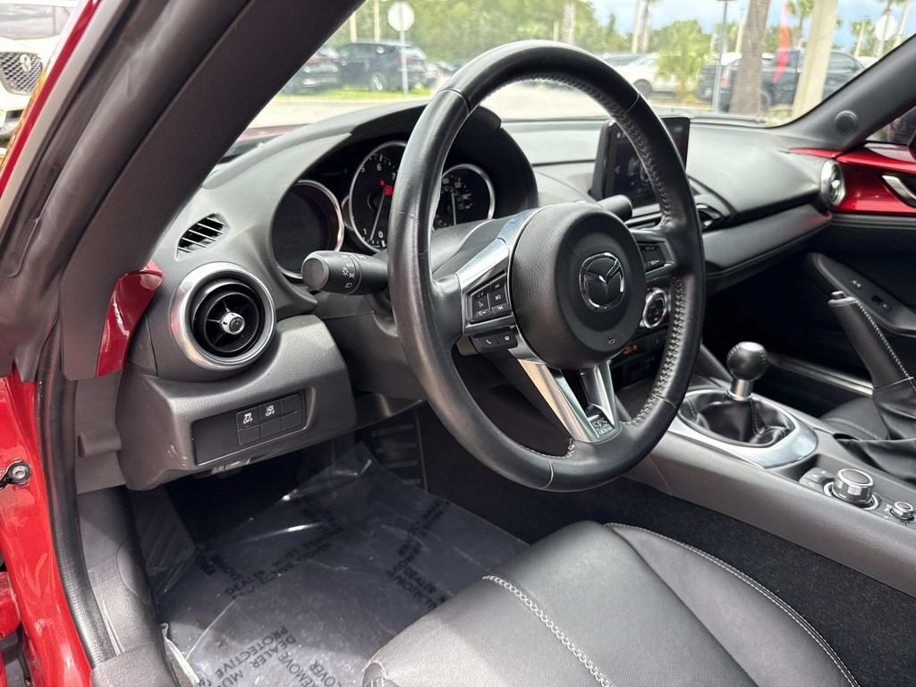 Used 2022 MAZDA MX-5 Miata RF Grand Touring w/ Appearance Package RWD image 14