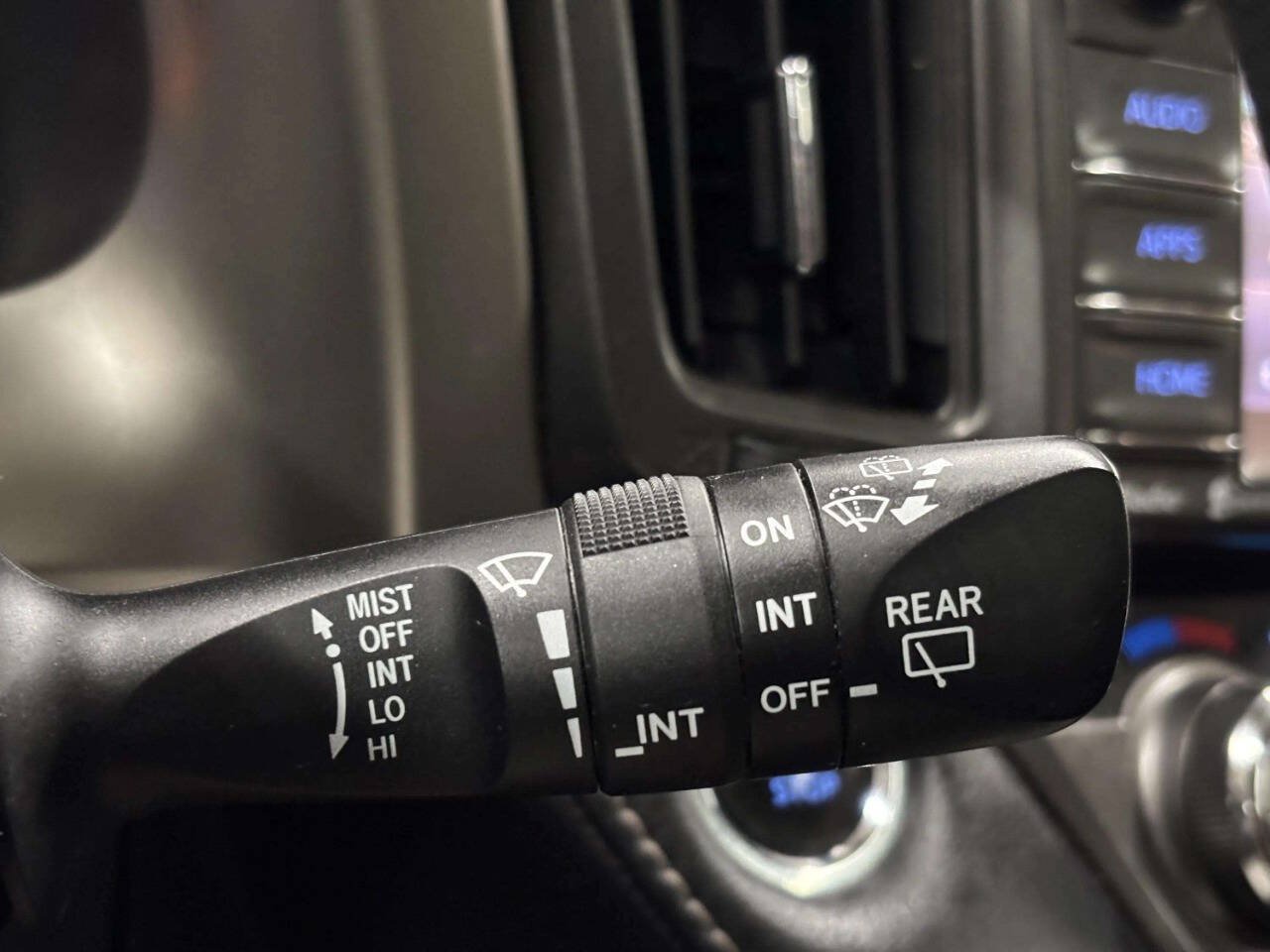 Used 2015 Toyota RAV4 Limited AWD/4WD image 31