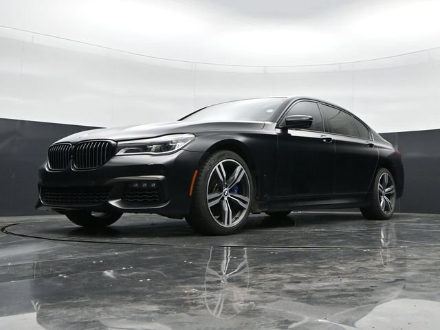 Used 2018 BMW 750i w/ Executive Package RWD image 36