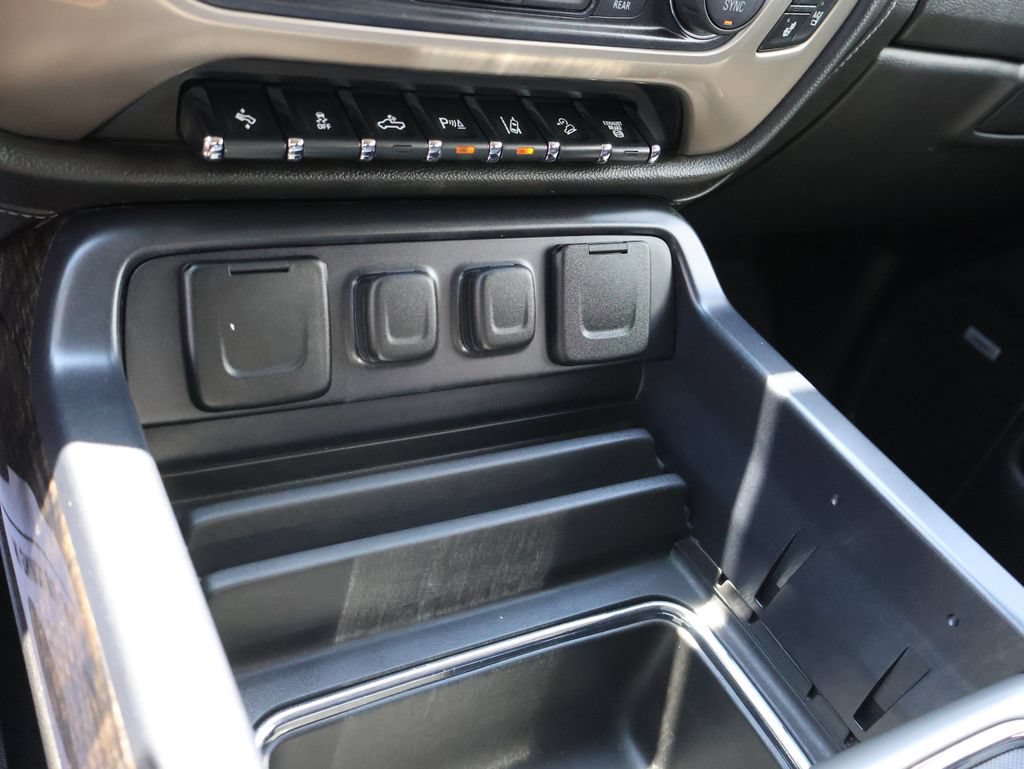 Used 2015 GMC Sierra 2500 Denali w/ Duramax Plus Package AWD/4WD image 25