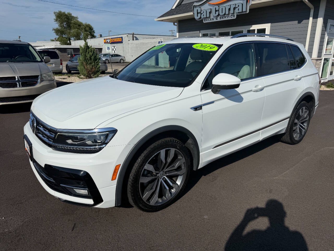 Used 2019 Volkswagen Tiguan SEL Premium R-Line AWD/4WD image 1