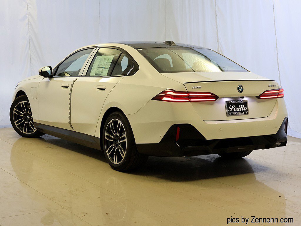 Used 2027 BMW 550e xDrive w/ Executive Package AWD/4WD image 2
