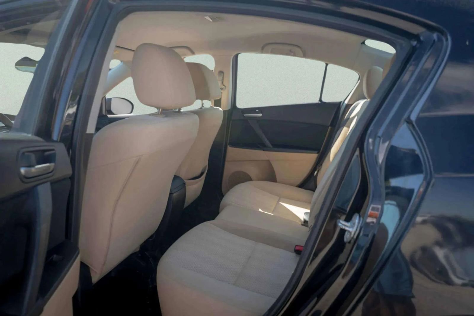 Used 2010 MAZDA MAZDA3 i Touring image 14