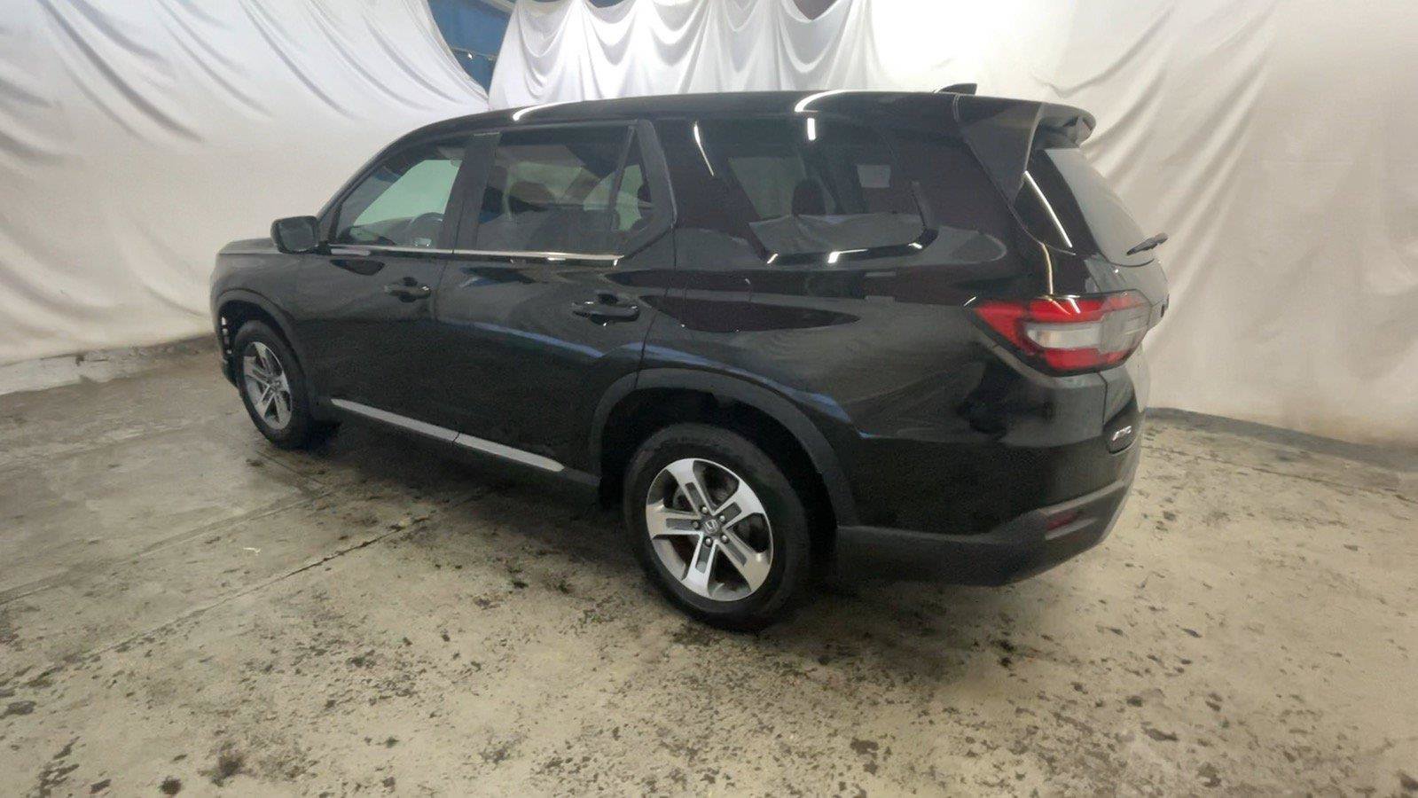 Certified 2025 Honda Pilot EX-L image 11