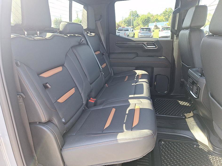 Used 2024 GMC Sierra 1500 AT4 w/ Technology Package AWD/4WD image 22