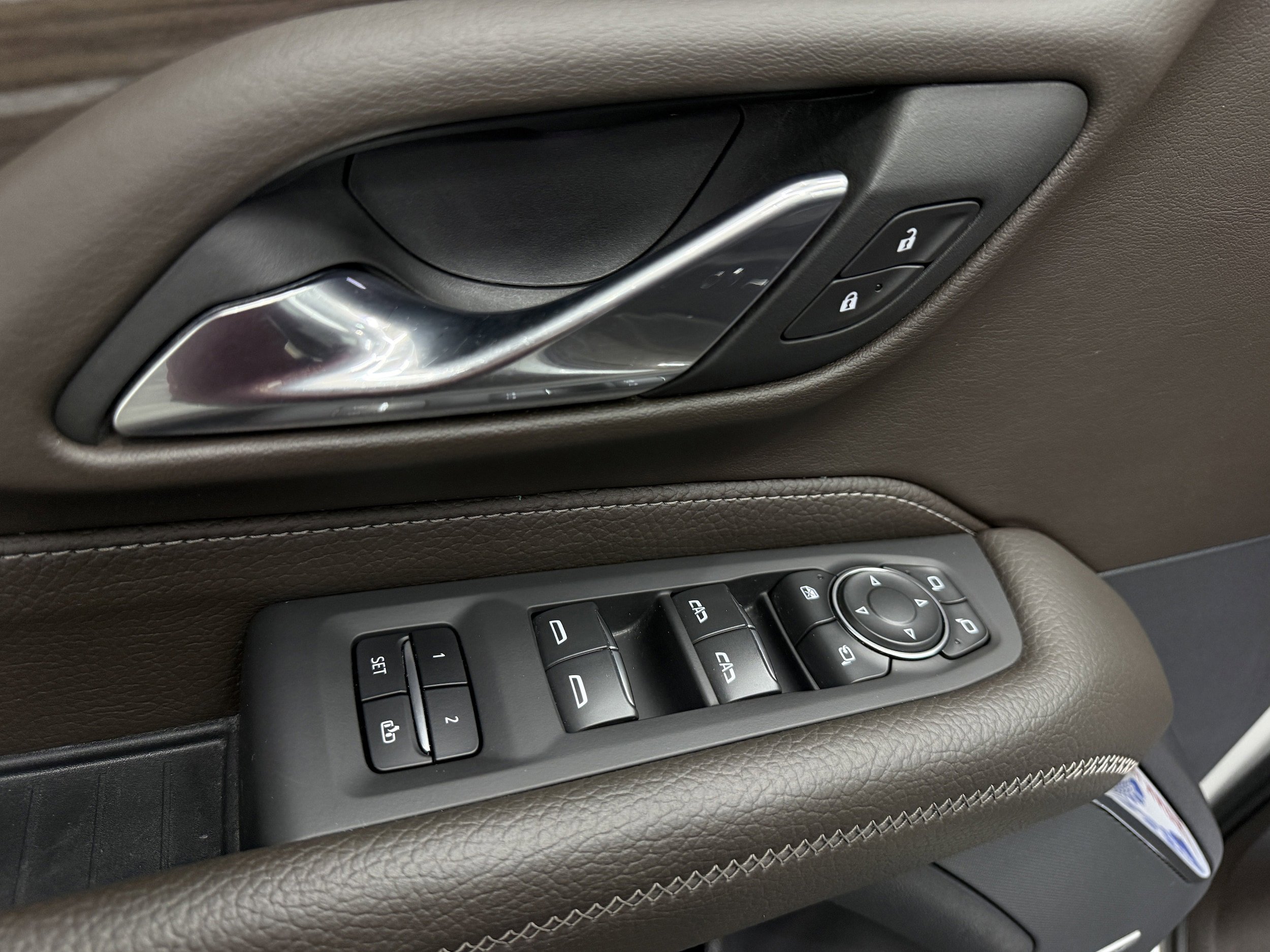 Used 2024 GMC Yukon Denali AWD/4WD image 11