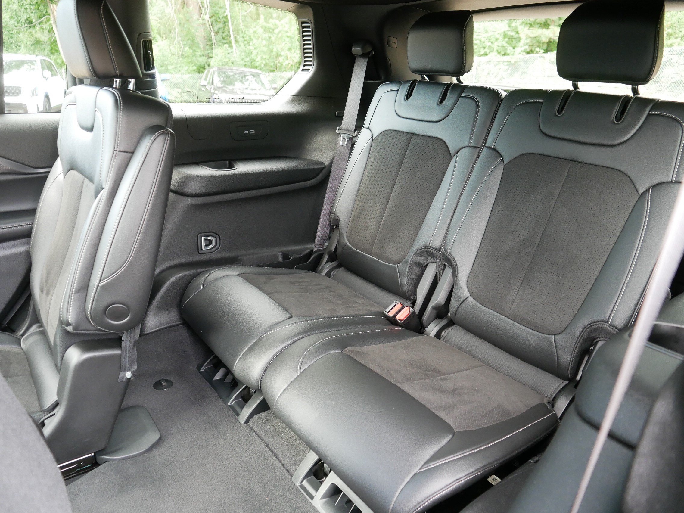 Used 2023 Jeep Grand Cherokee L Laredo AWD/4WD image 37
