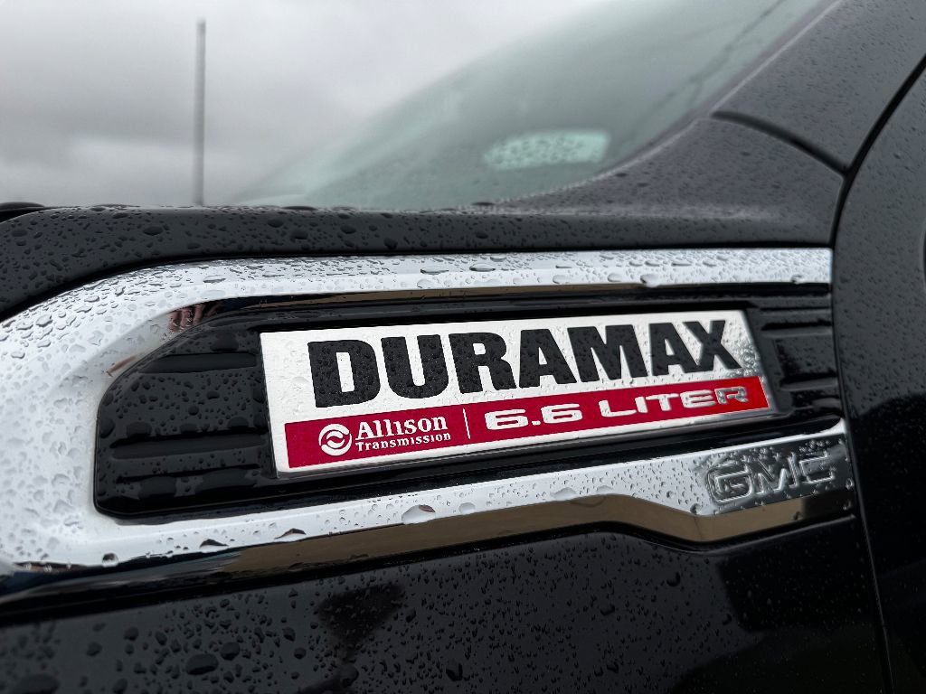 Used 2021 GMC Sierra 2500 Denali w/ Denali Black Diamond Edition image 11