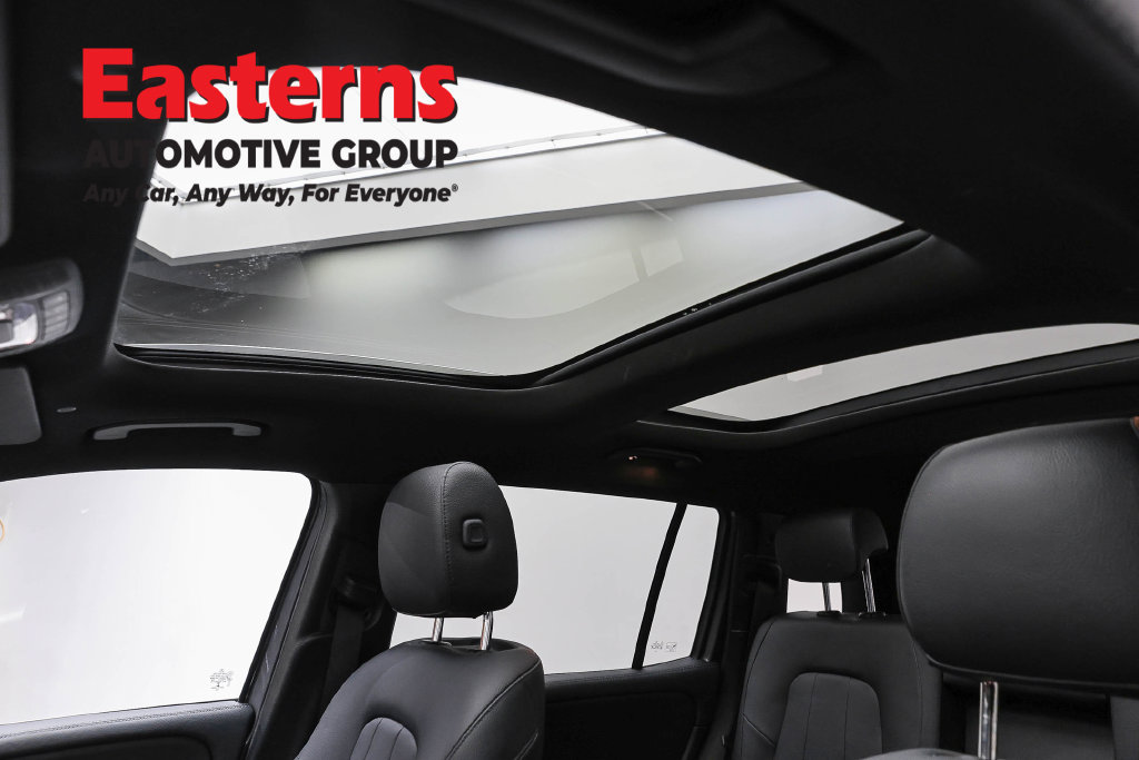 Used 2022 Mercedes-Benz GLB 250 4MATIC w/ Premium Package Lite image 37