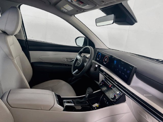 Used 2025 Hyundai Tucson SEL FWD image 9
