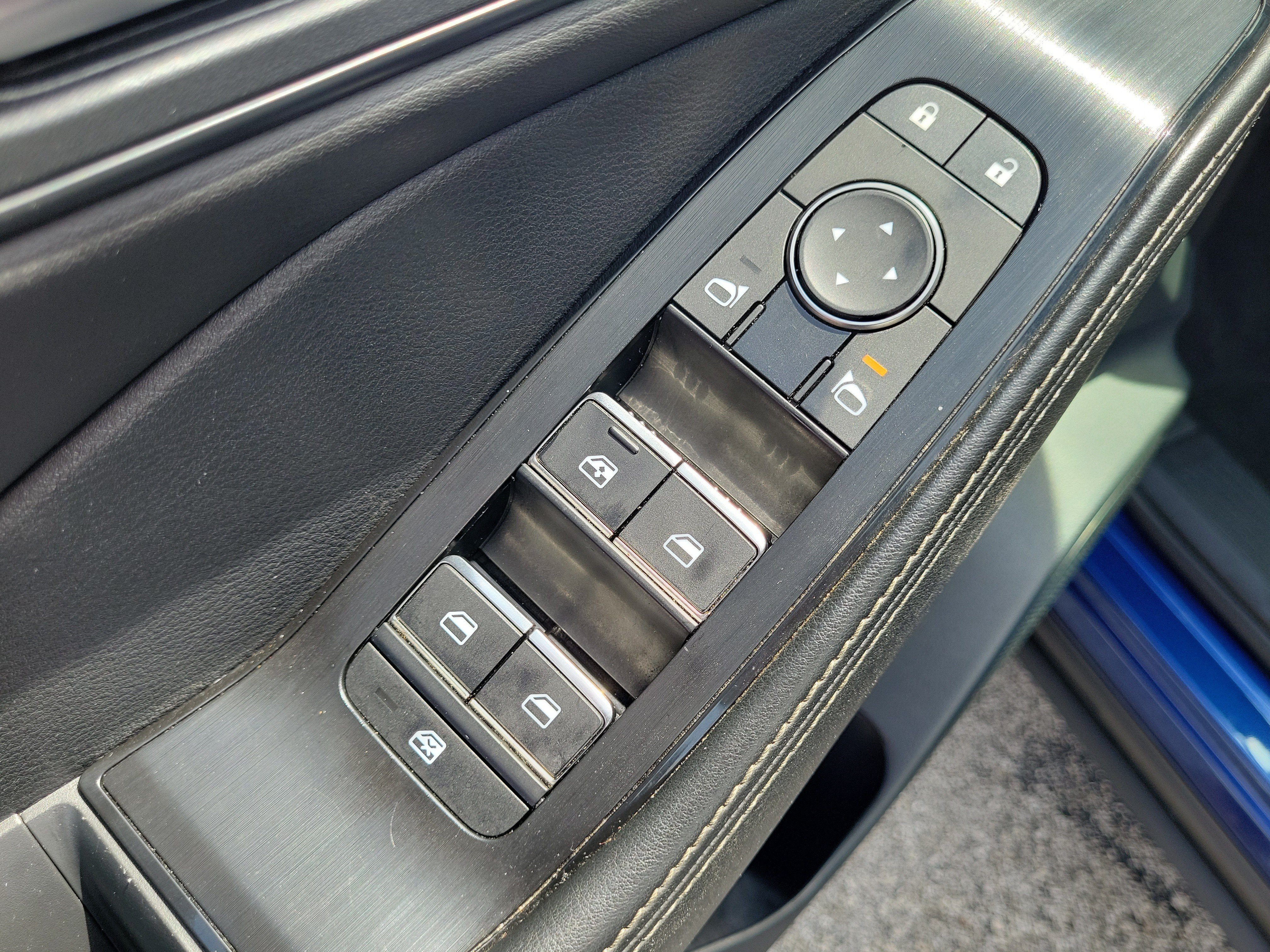 Certified 2023 Nissan Rogue SL FWD image 11