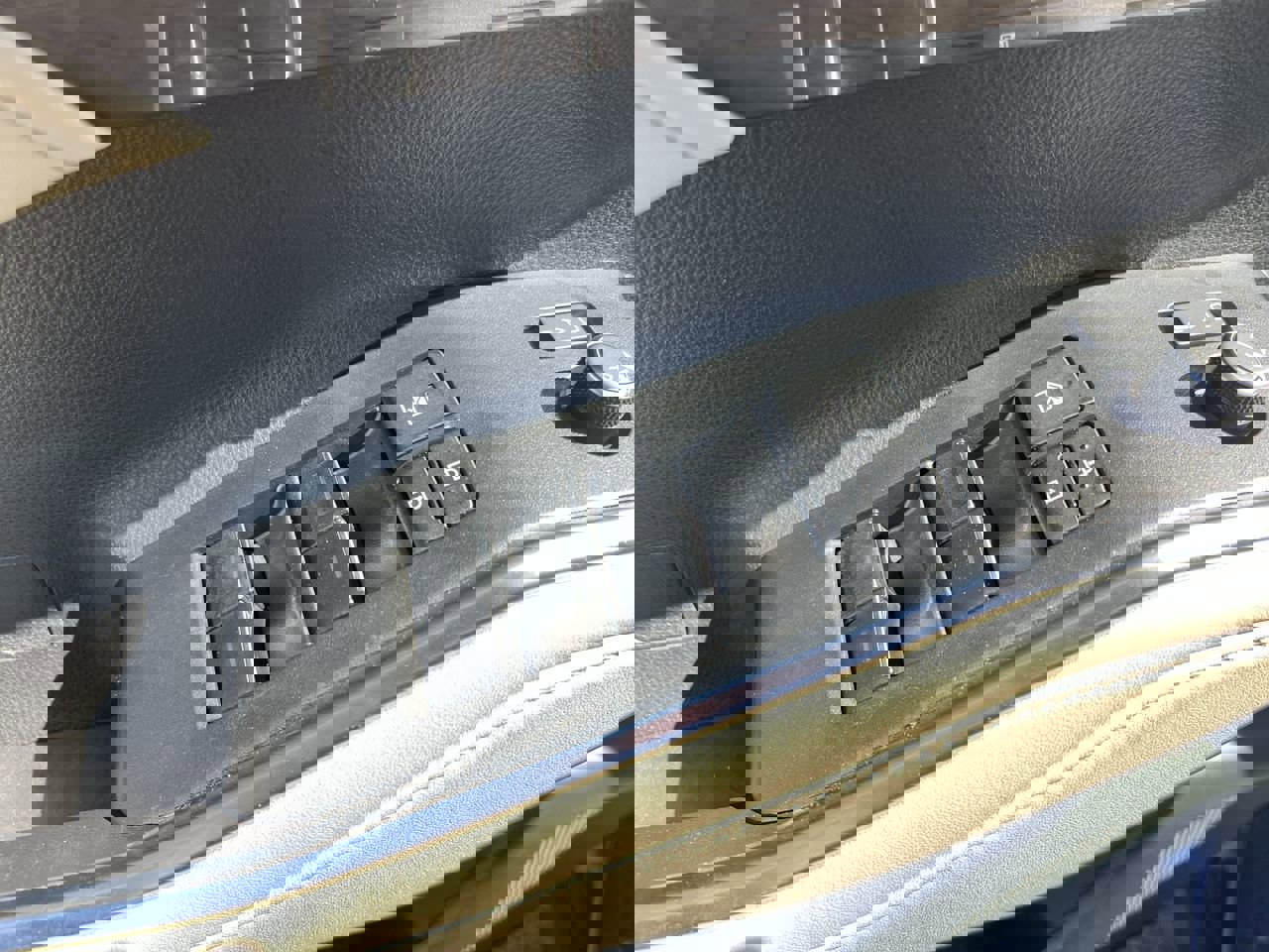 Used 2023 Toyota Highlander Limited image 15