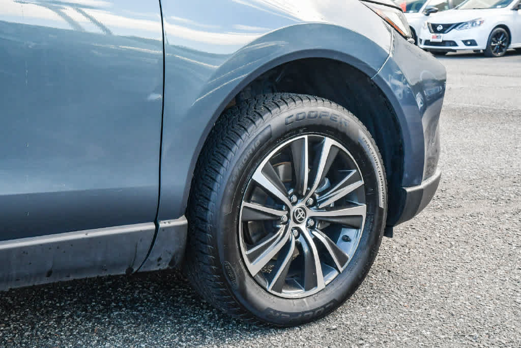 Certified 2024 Toyota Venza LE AWD/4WD image 12