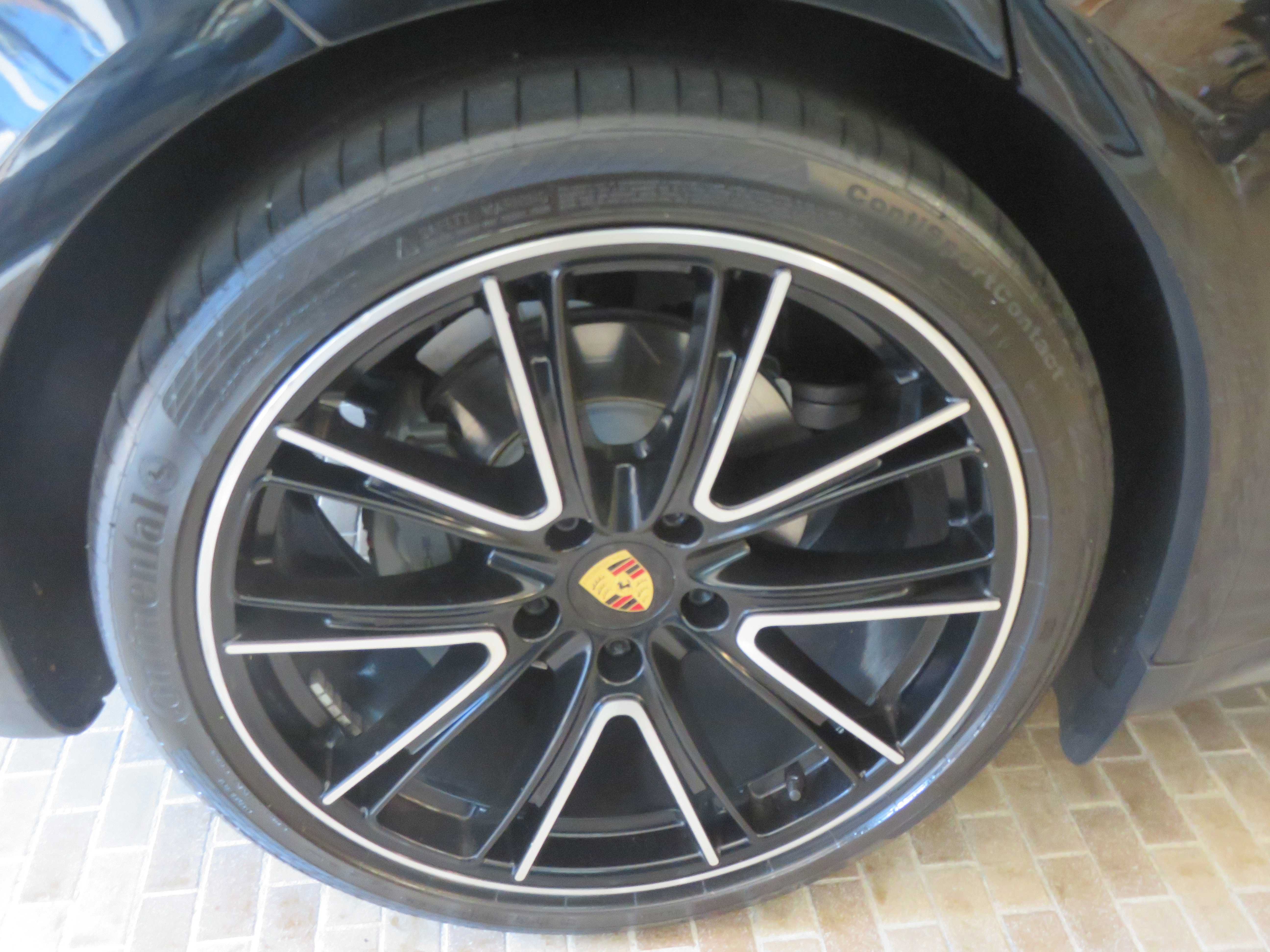 Used 2018 Porsche Panamera 4S AWD/4WD image 9