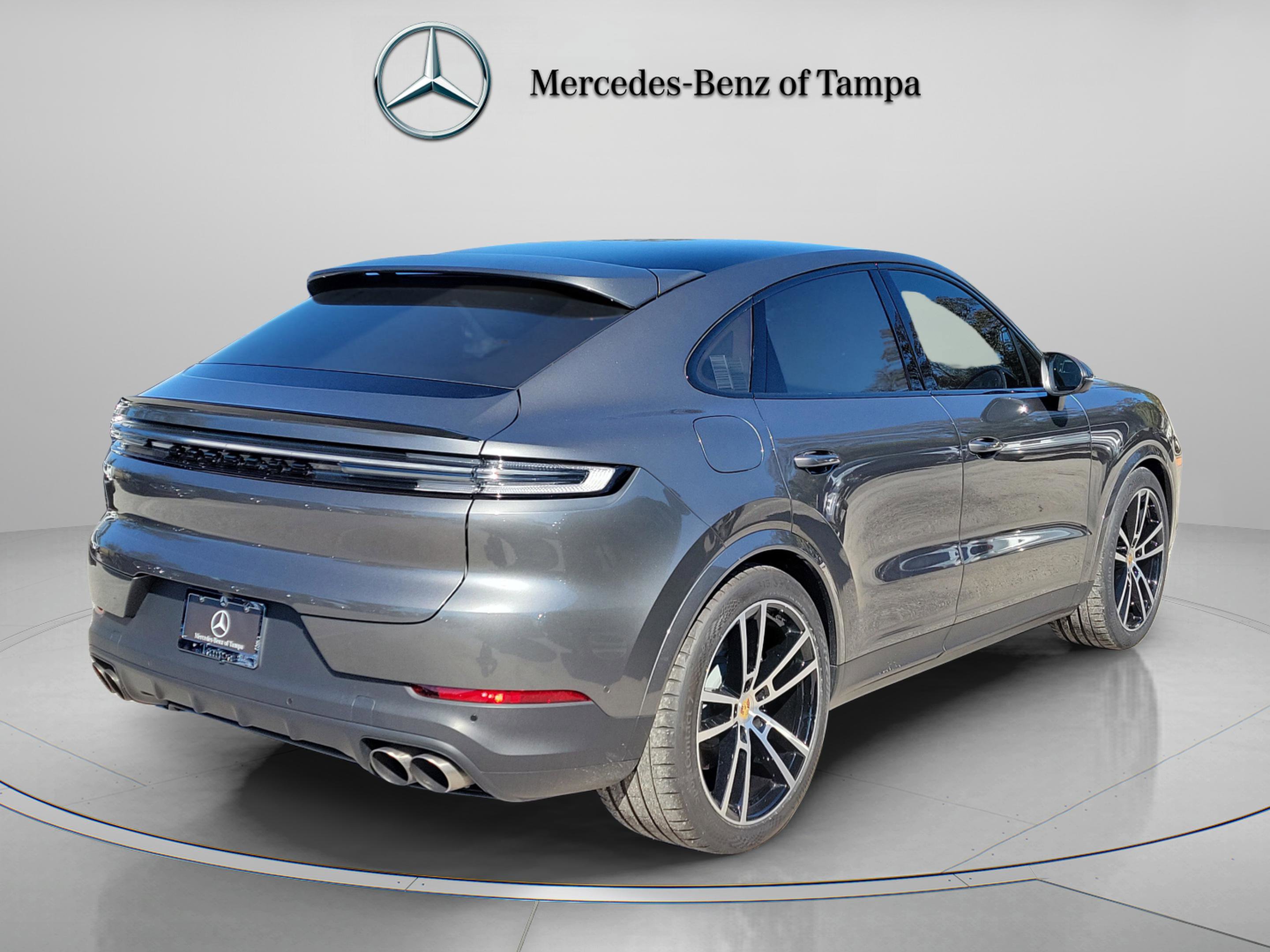 Used 2024 Porsche Cayenne S image 4