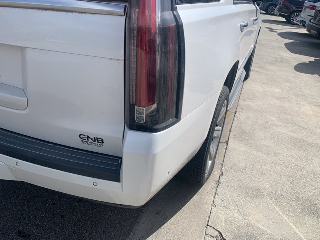 Used 2018 Cadillac Escalade Luxury RWD image 7