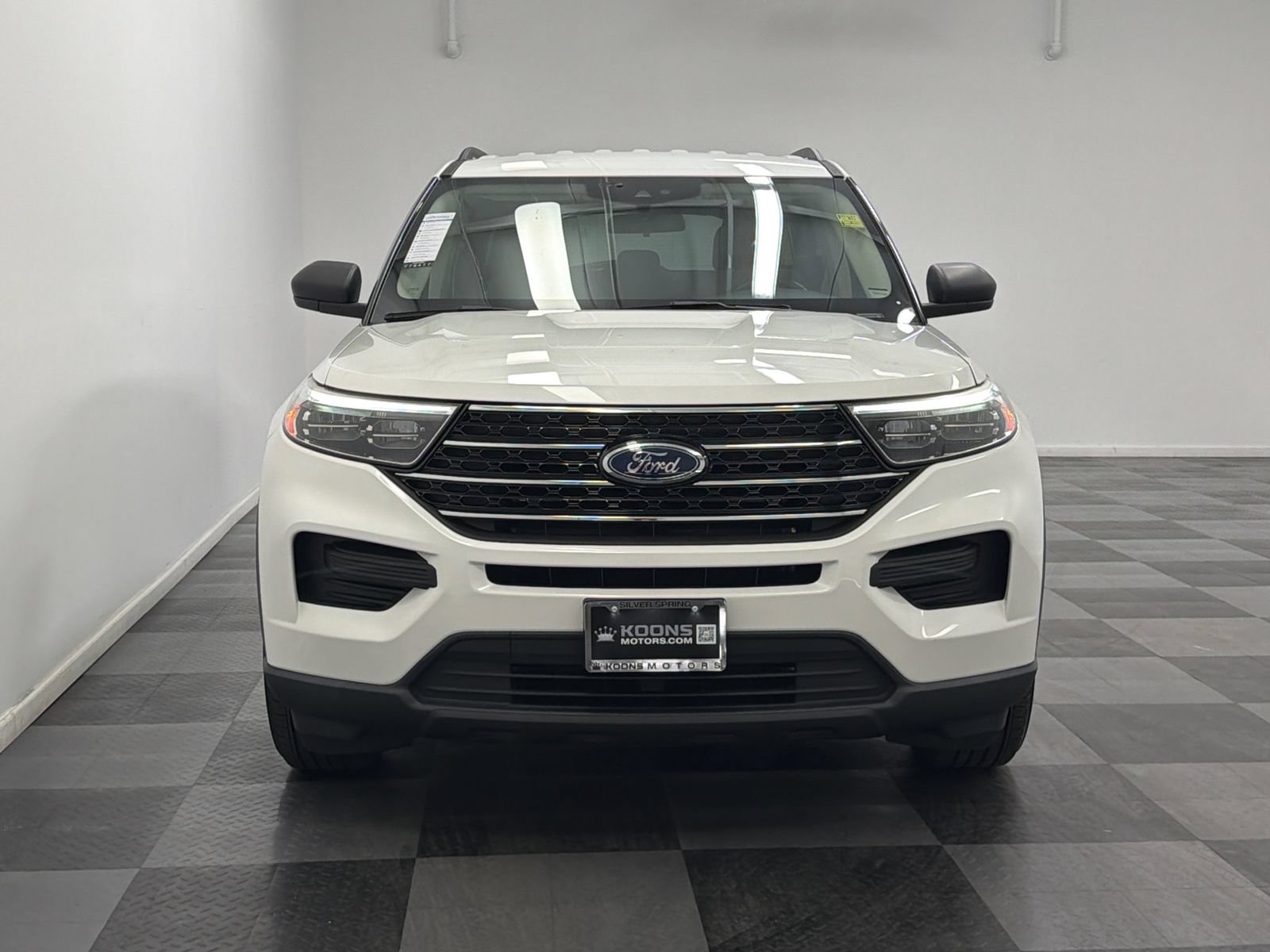 Used 2020 Ford Explorer XLT w/ Comfort Package AWD/4WD image 3