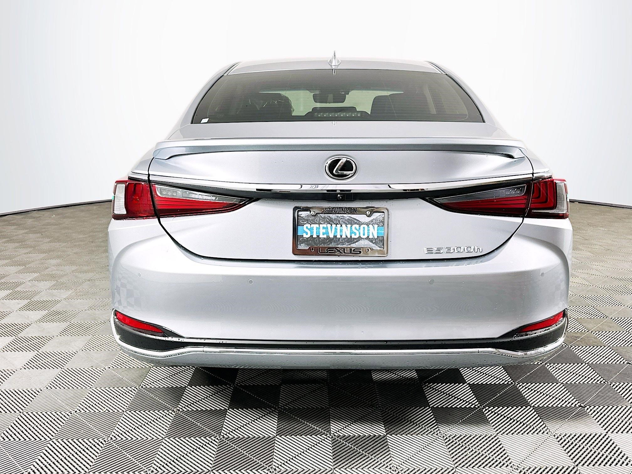 New 2025 Lexus ES 300h w/ Premium Package image 6