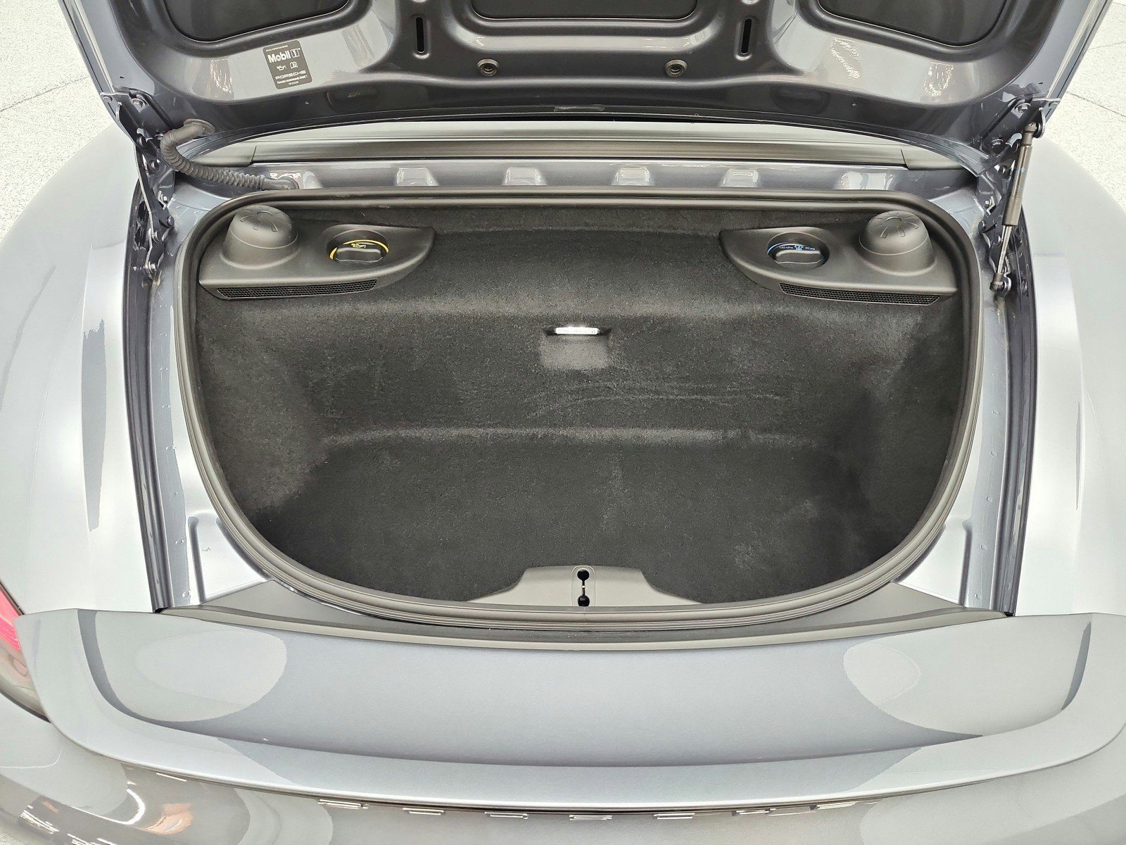 Used 2025 Porsche 718 Boxster w/ Premium Package image 25