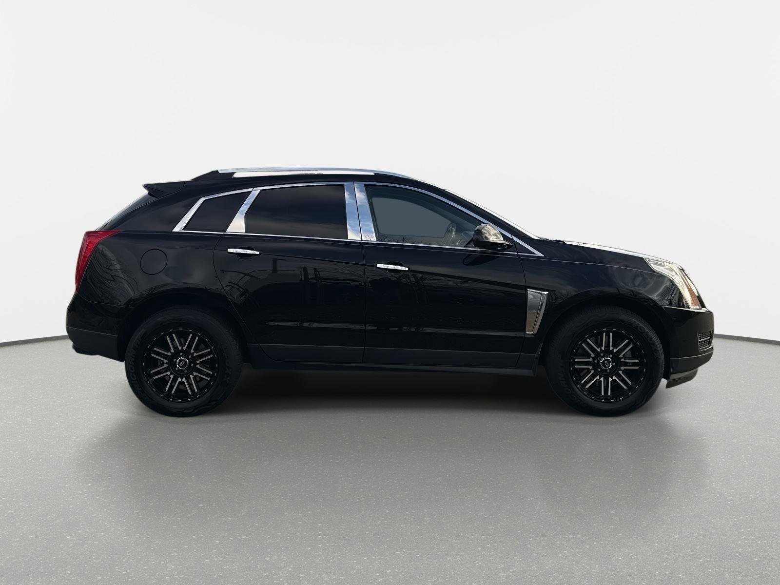 Used 2016 Cadillac SRX Luxury w/ Driver Awareness Package image 4