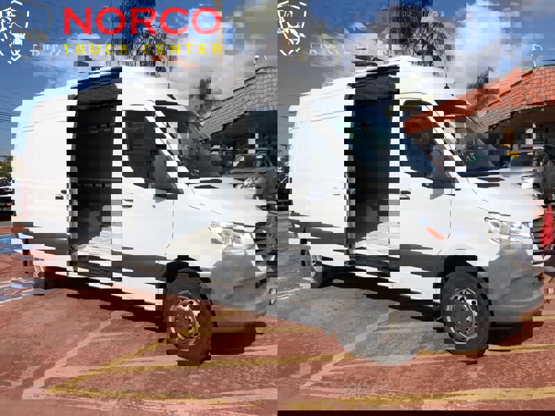 Used 2019 Freightliner Sprinter 3500 image 3