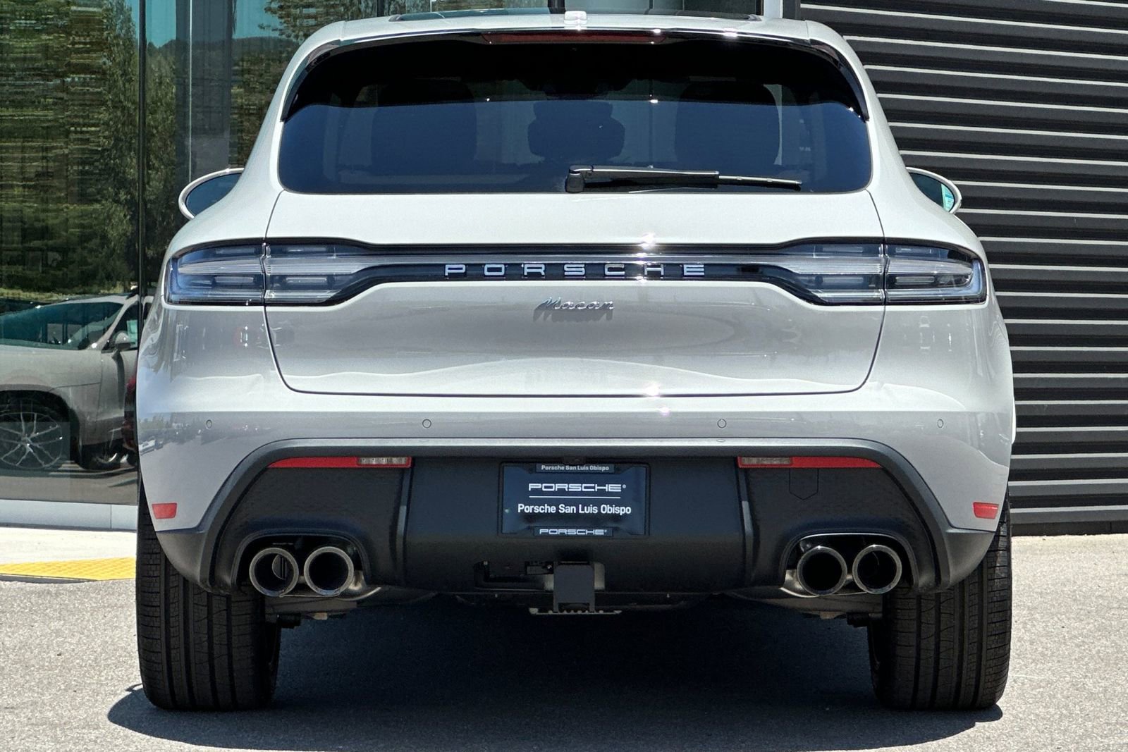 Certified 2025 Porsche Macan image 7