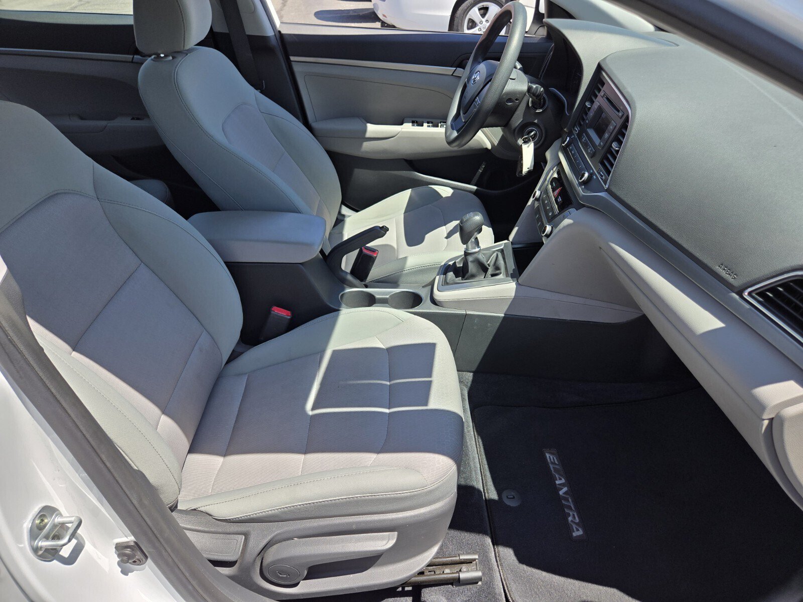 Used 2017 Hyundai Elantra SE FWD image 12