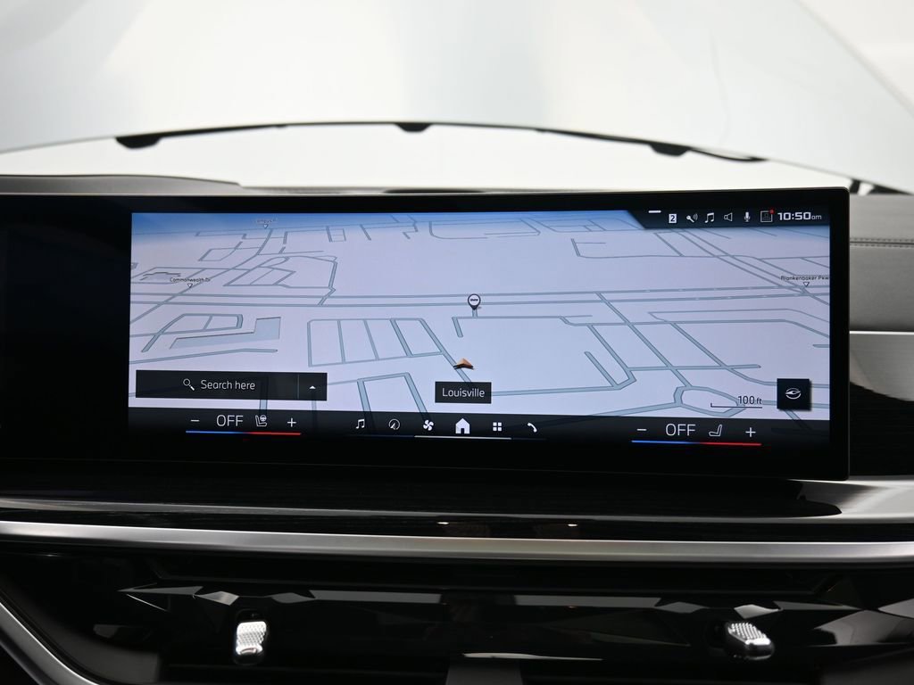 Used 2025 BMW X7 M60i w/ Executive Package image 11