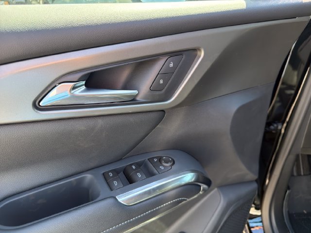 New 2027 Chevrolet Traverse LT w/ Sun and Wheel Package FWD image 24