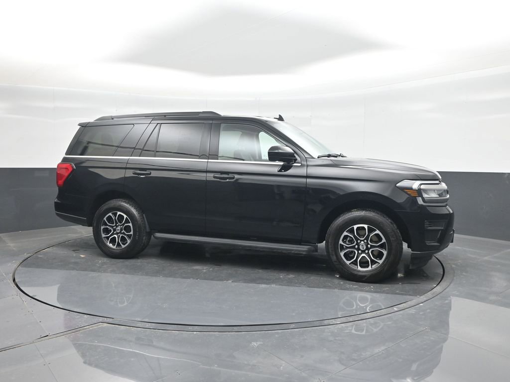 Used 2024 Ford Expedition XLT RWD image 11