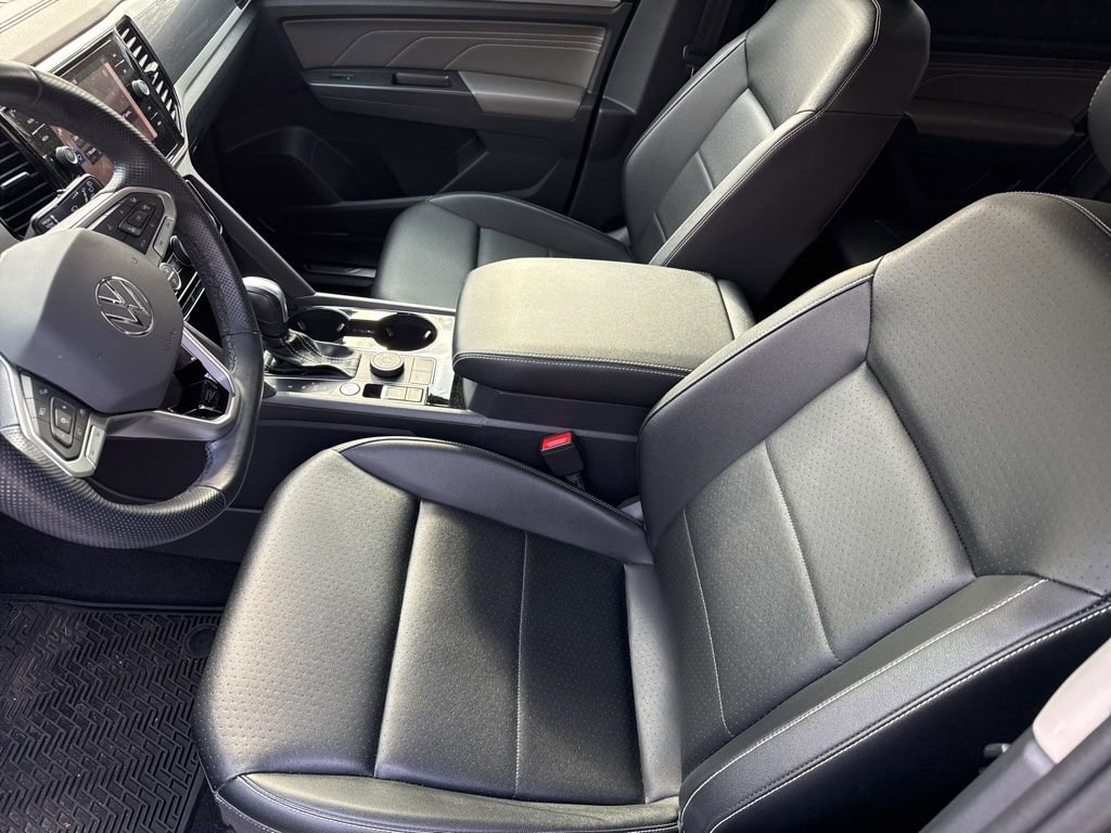 Used 2023 Volkswagen Atlas SEL R-Line image 9