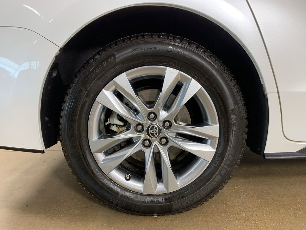 Used 2023 Toyota Sienna Limited FWD image 42