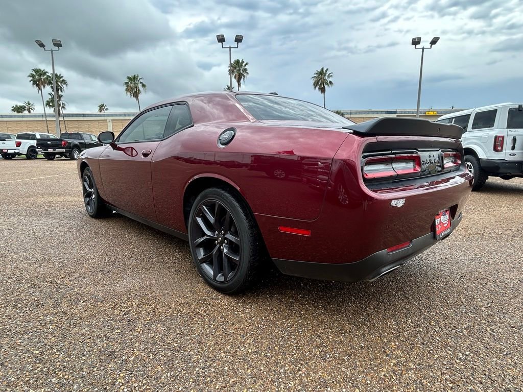 Used 2020 Dodge Challenger SXT w/ Blacktop Package RWD image 4