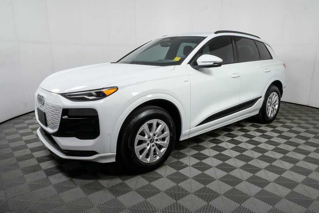 Certified 2025 Audi Q6 e-tron Premium image 26