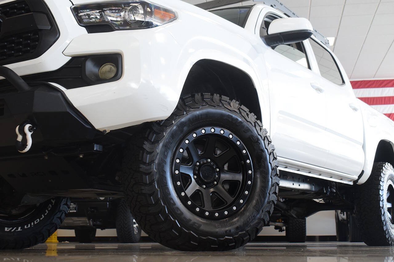 Used 2021 Toyota Tacoma SR AWD/4WD image 9